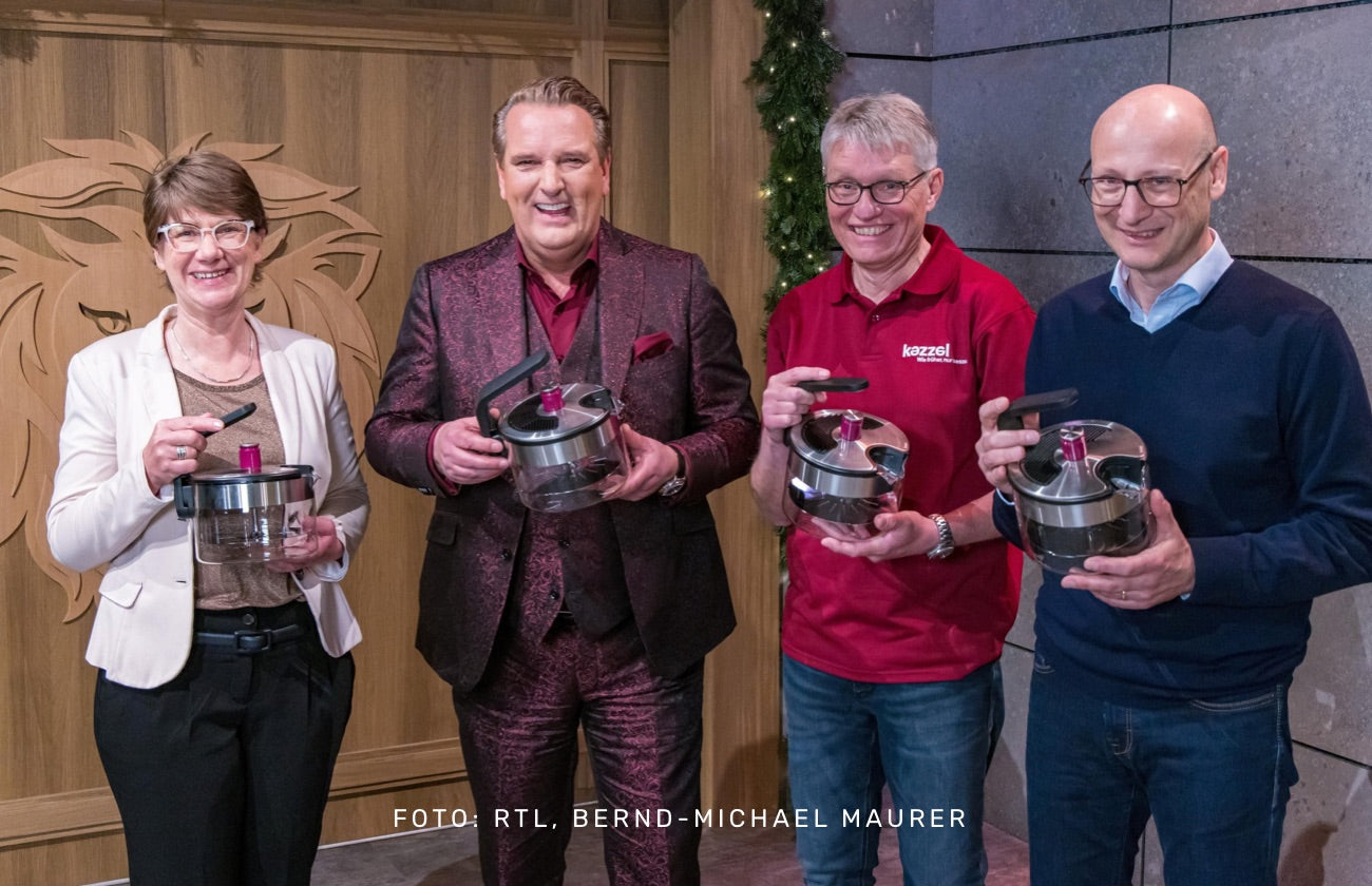 Die Gründer zusammen mit Ralf Dümmel.